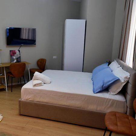 City Center Rooms And Apartments Durrës Esterno foto