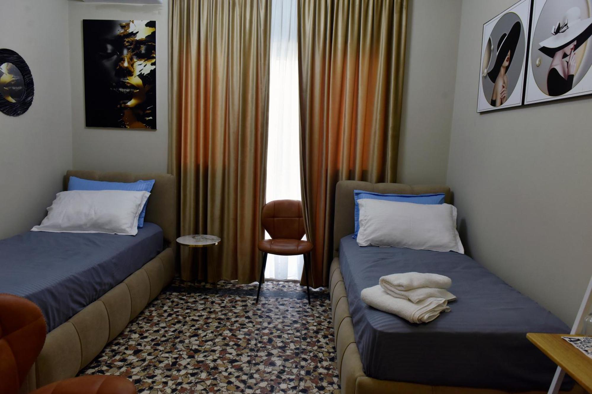 City Center Rooms And Apartments Durrës Esterno foto