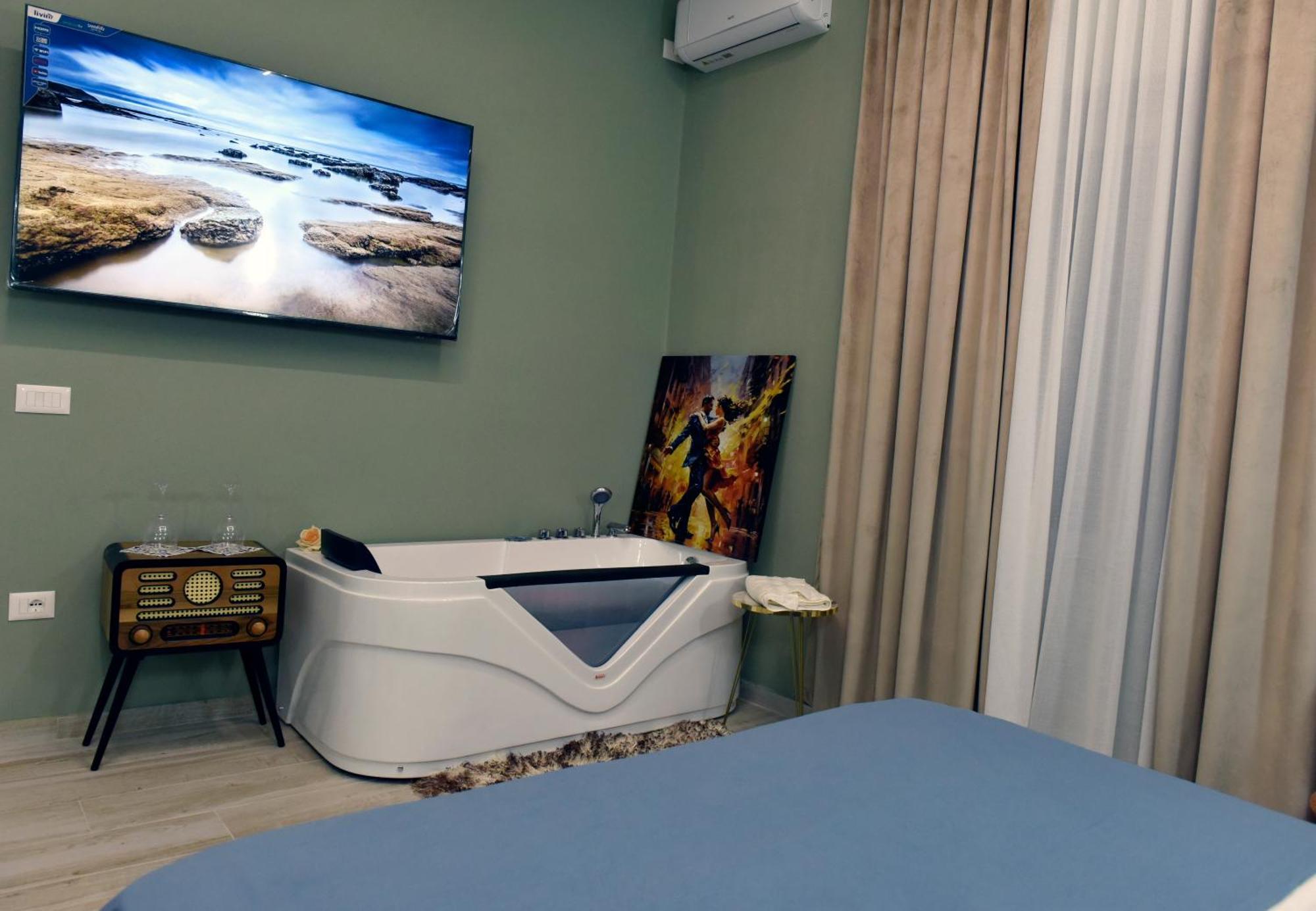 City Center Rooms And Apartments Durrës Esterno foto