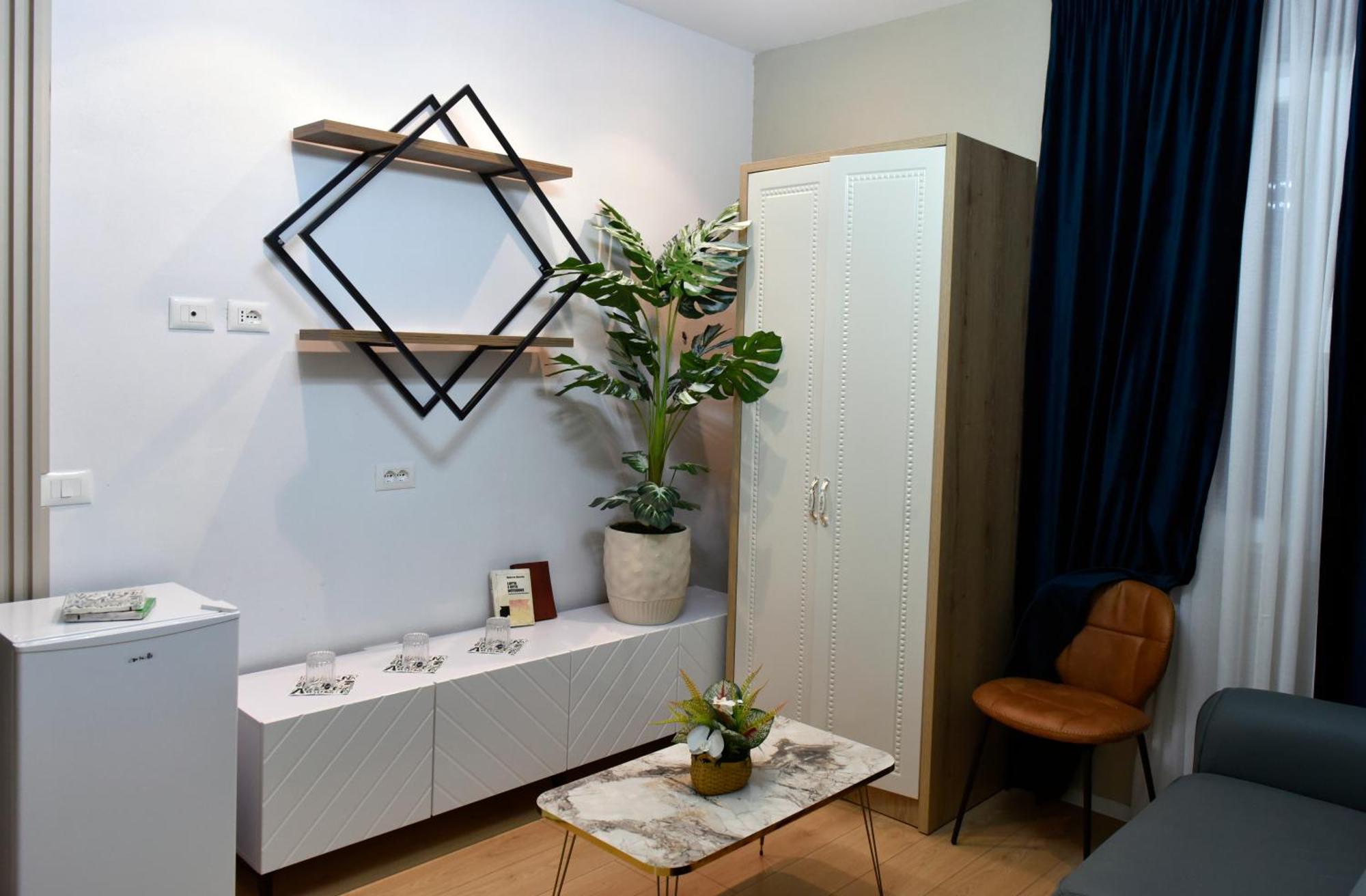 City Center Rooms And Apartments Durrës Esterno foto
